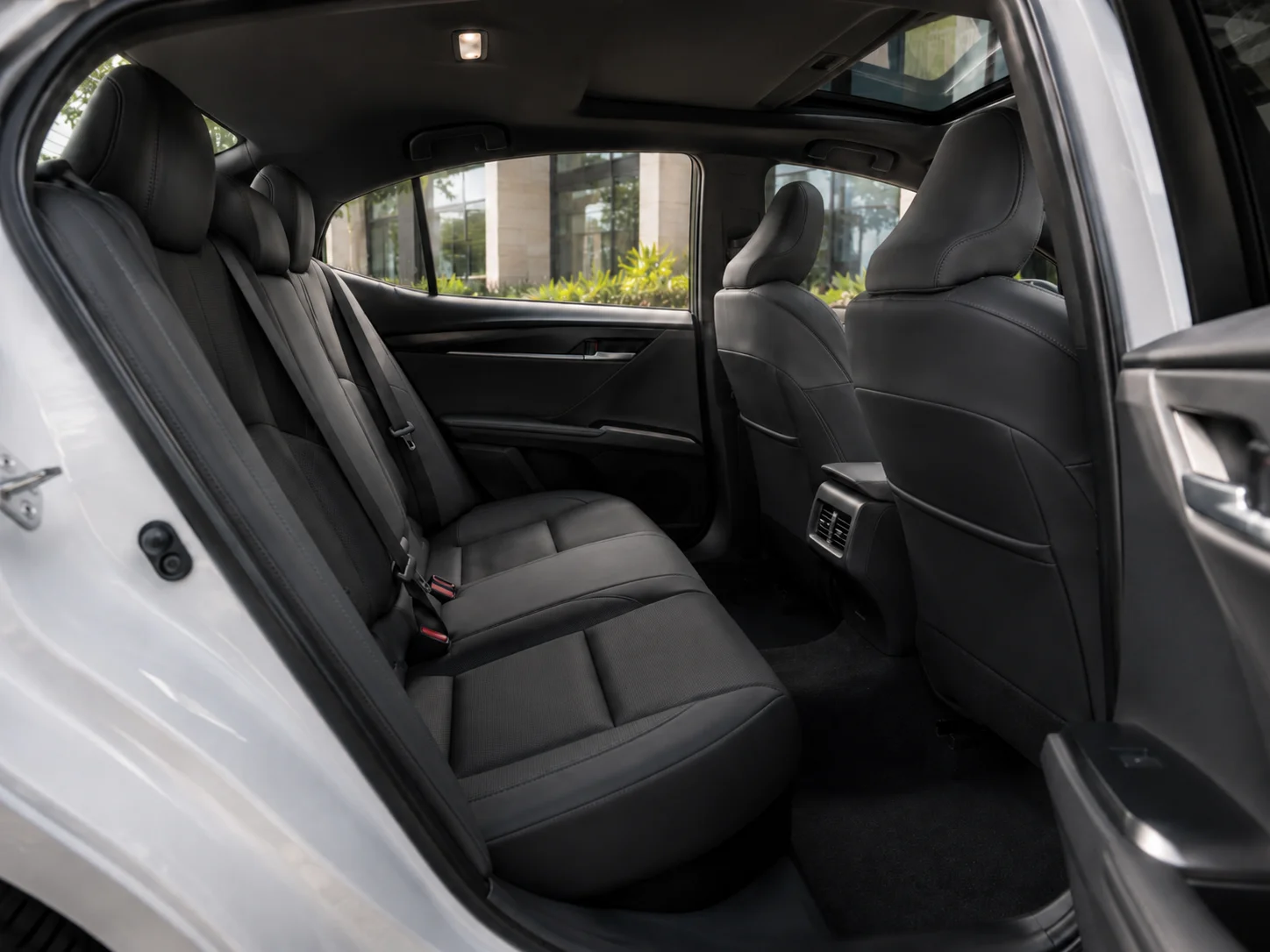 Toyota Camry Hybrid 2026
